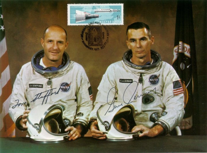 T. P. Stafford parancsnok s E. A. Cernan msodpilta 1966. jnius 3-n indult a Gemini-9 fedlzetn 3 nap 21 perces rreplsre, mindekzben Cernan 125 perces rstt hajtott vgre. Els zben replte krl egy rhajs rsta kzben a Fldet. - Ihrosi Sndor magngyjtemnybl